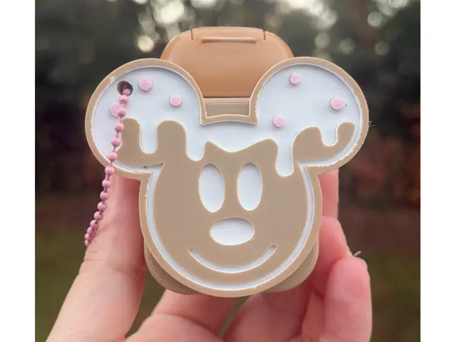 Mickey Gingerbread Sanitizer Holder — modelo 3D