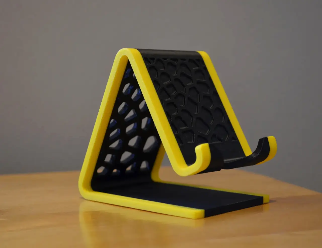 Voronoi Mobile Phone Stand V3 (No supports!) — modelo 3D