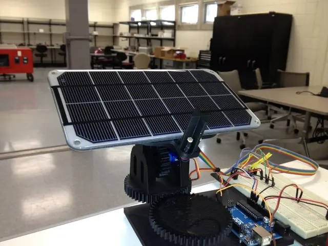 Dual Axis Solar Tracker — modelo 3D