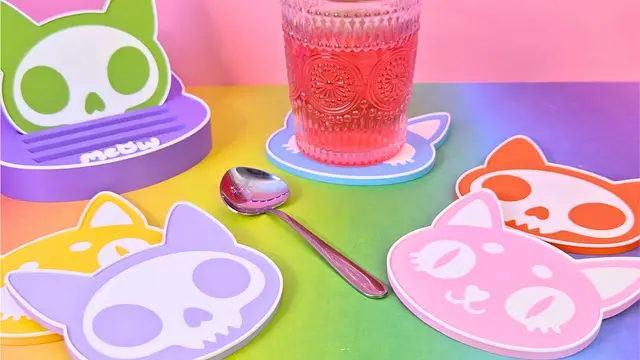 Schrödinger's Kitty Coasters - Reversible Kitty & Skelly Set With Holder — modelo 3D