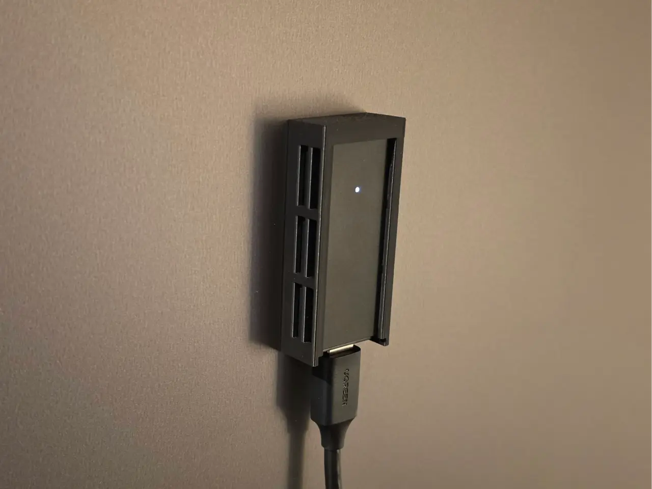 Steam Frame dongle holder magnetic | Parametric — modelo 3D