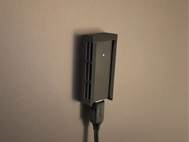 Steam Frame dongle holder magnetic | Parametric — modelo 3D