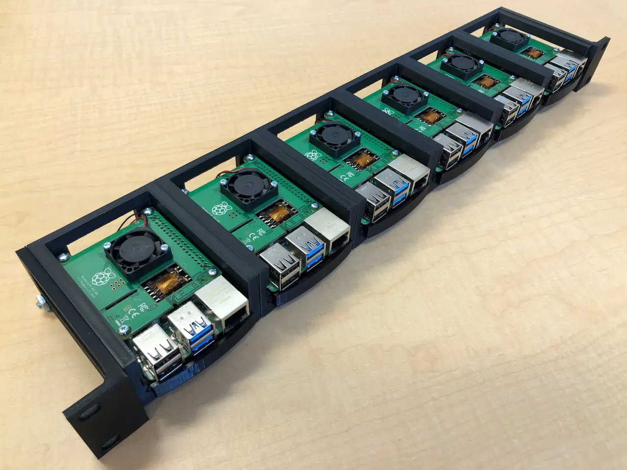 Raspberry Pi 4/5 1U rack-mount bracket — modelo 3D