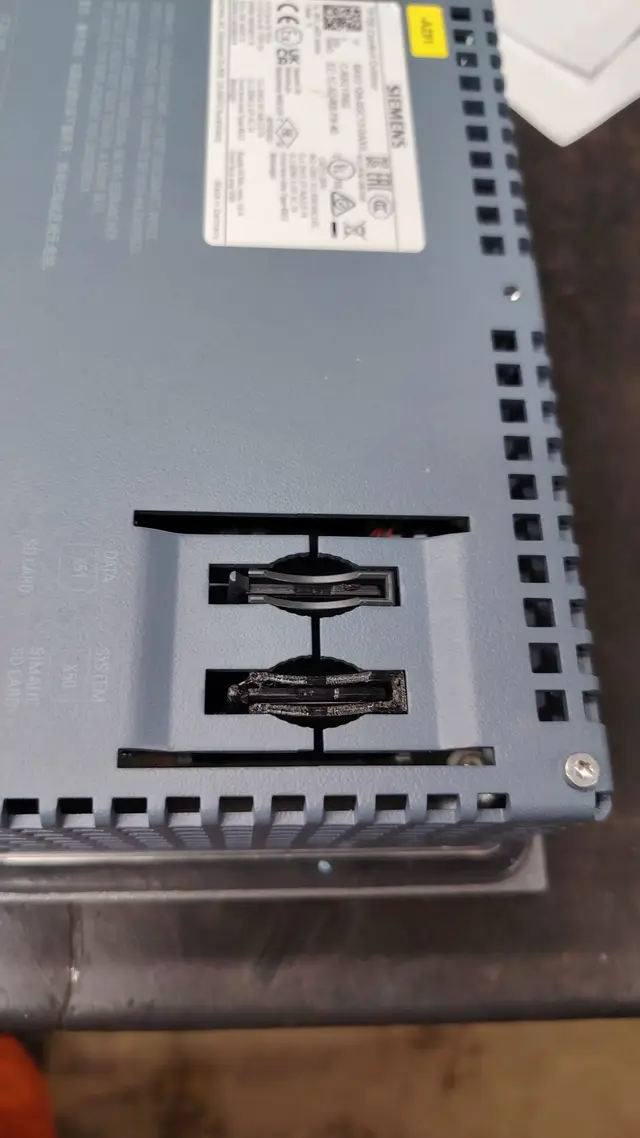 Siemens HMI Memory card holder replica — modelo 3D