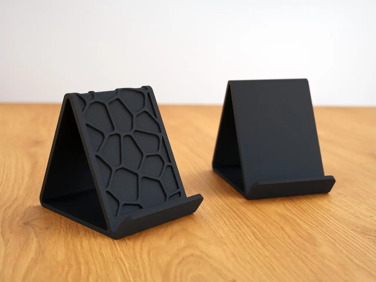 Voronoi & Regular Phone Holder — modelo 3D