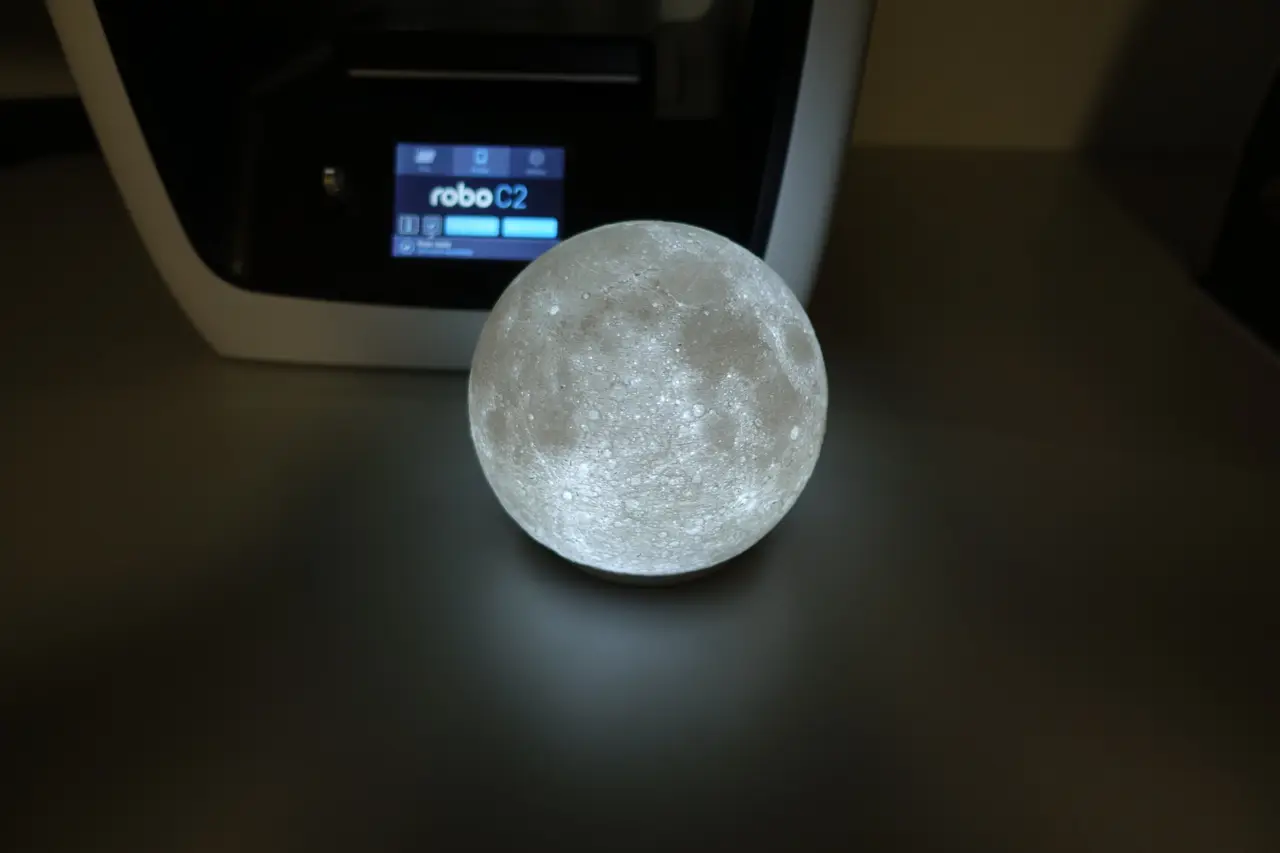 High Detailed Moon Lamp — modelo 3D