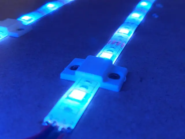 Easy LED Strip Holder — modelo 3D