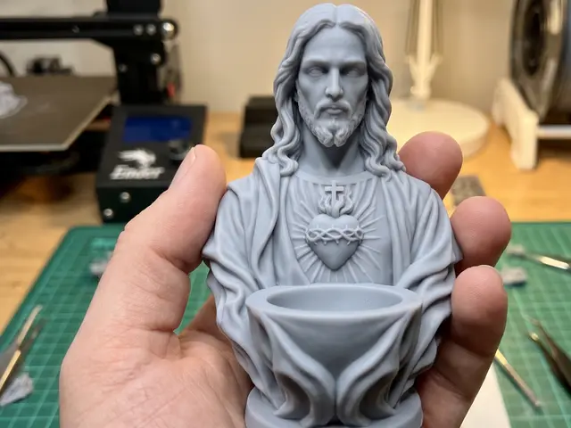 Jesus Shape 3D Model Candle Holder — modelo 3D