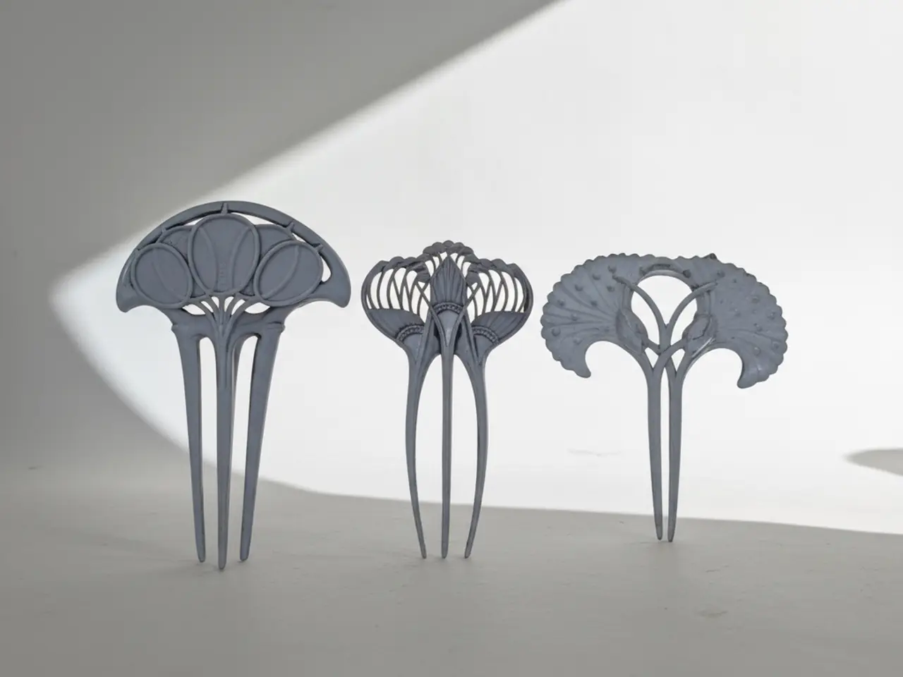 Three Art Nouveau Hair Combs — modelo 3D