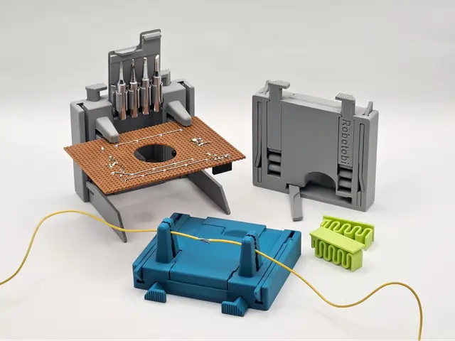 Soldering Multi Holder, print in place — modelo 3D