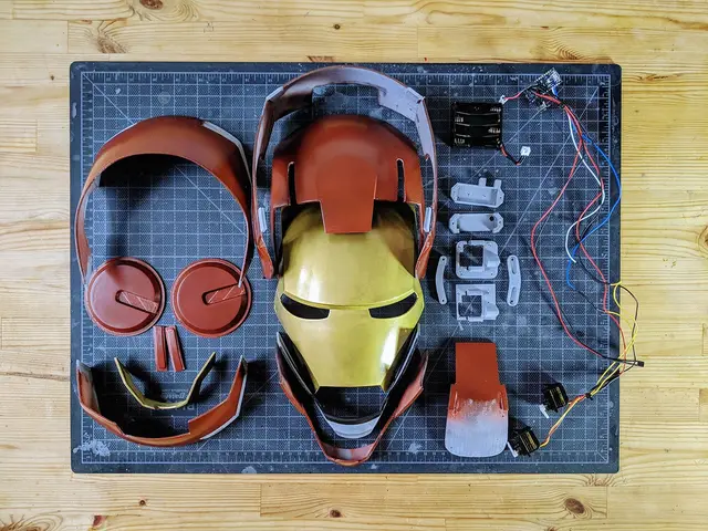 Iron Man Helmet, Articulated, Wearable — modelo 3D