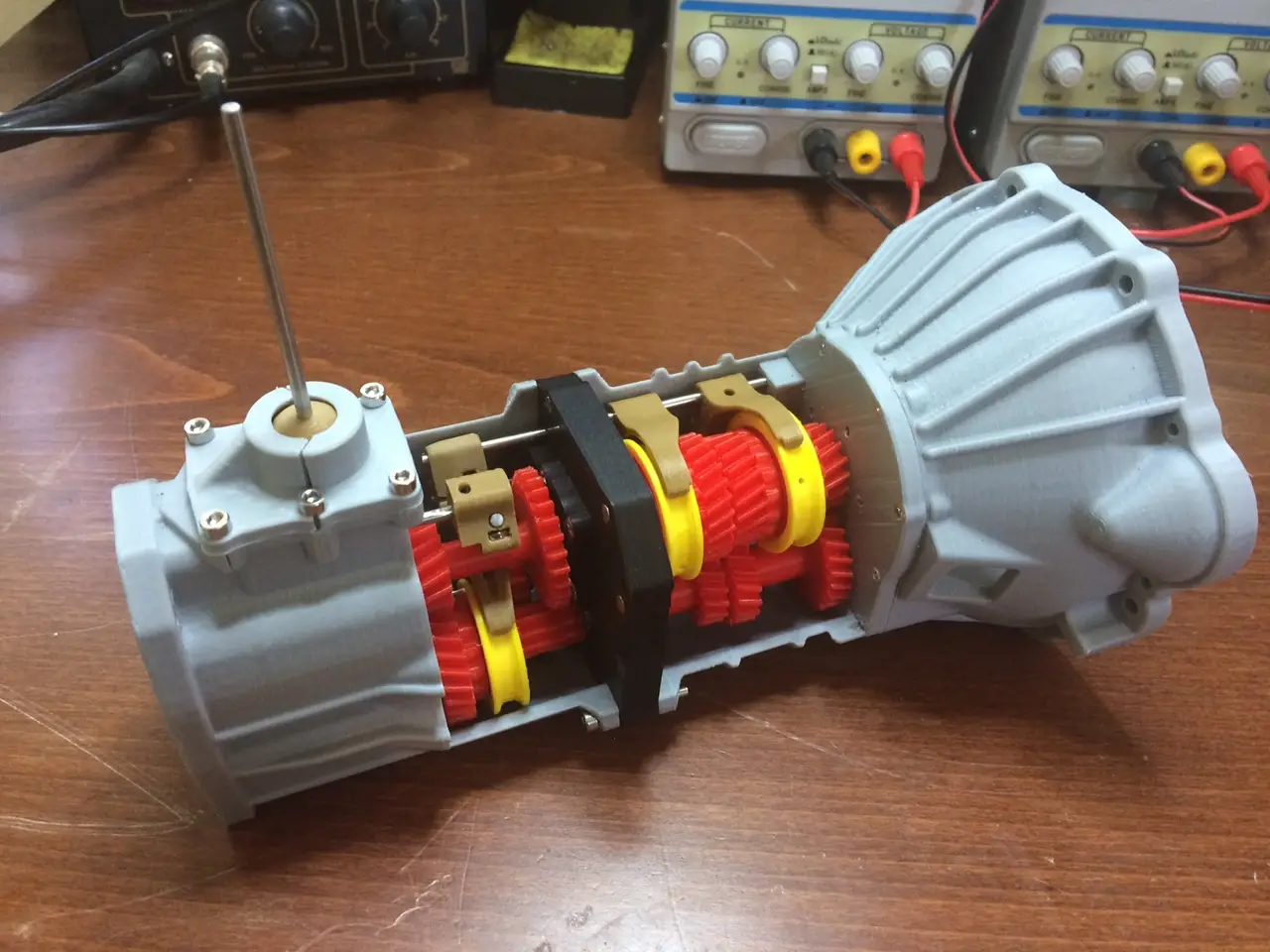 Working 5 speed transmission model for Toyota 22RE engine — modelo 3D