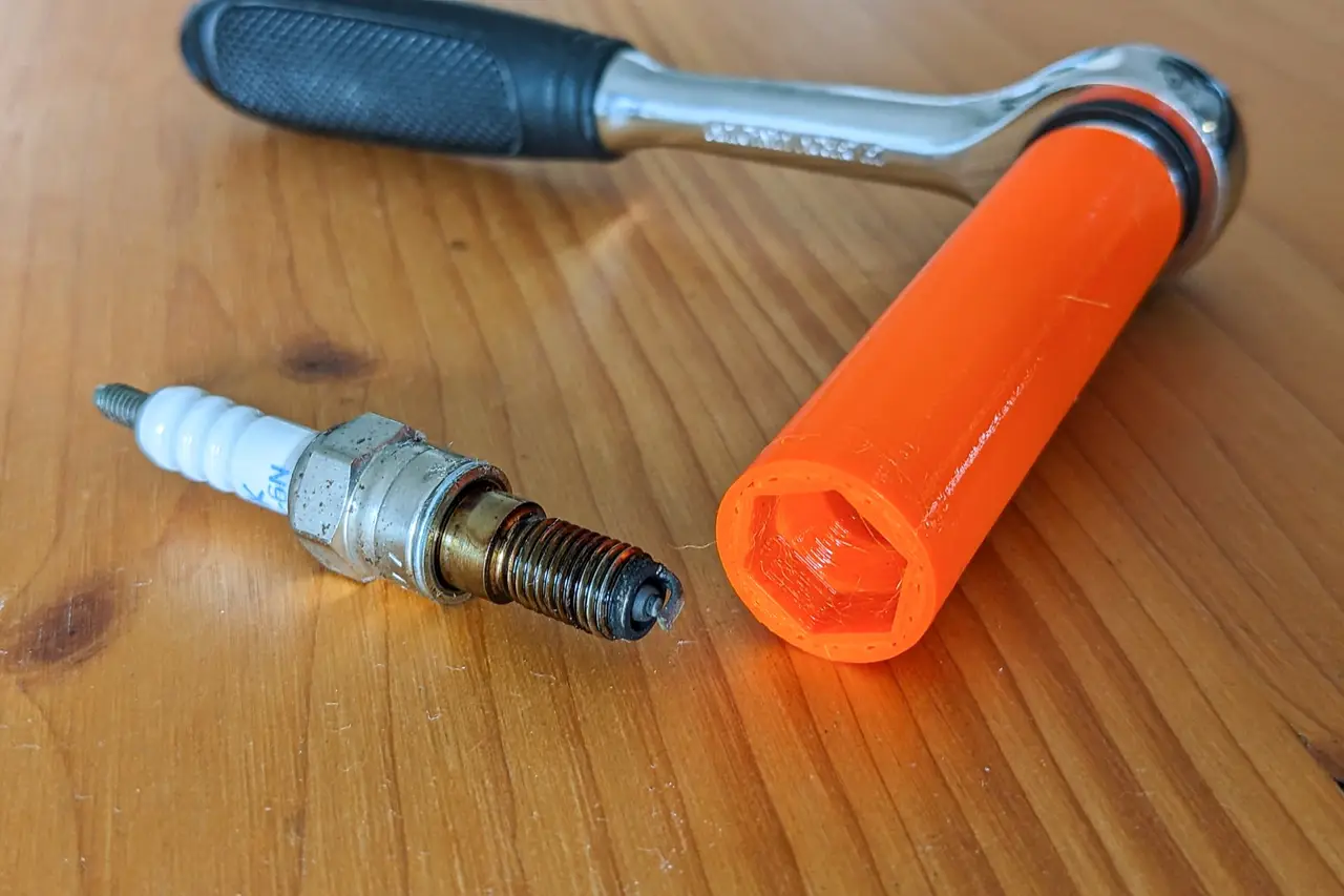 Vespa Spark Plug Tool (for NGK ER9EH-6N) — modelo 3D