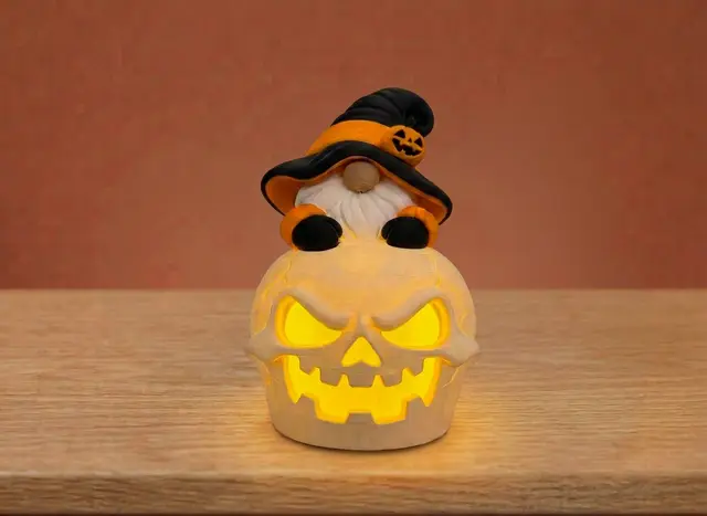 Halloween Skull with Gnome LED Tealight Holder — modelo 3D