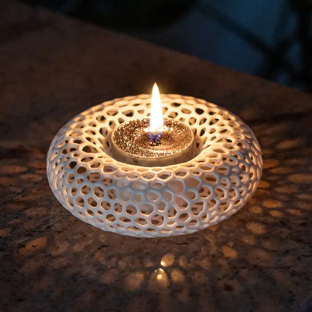 Voronoi donut candle holder — modelo 3D