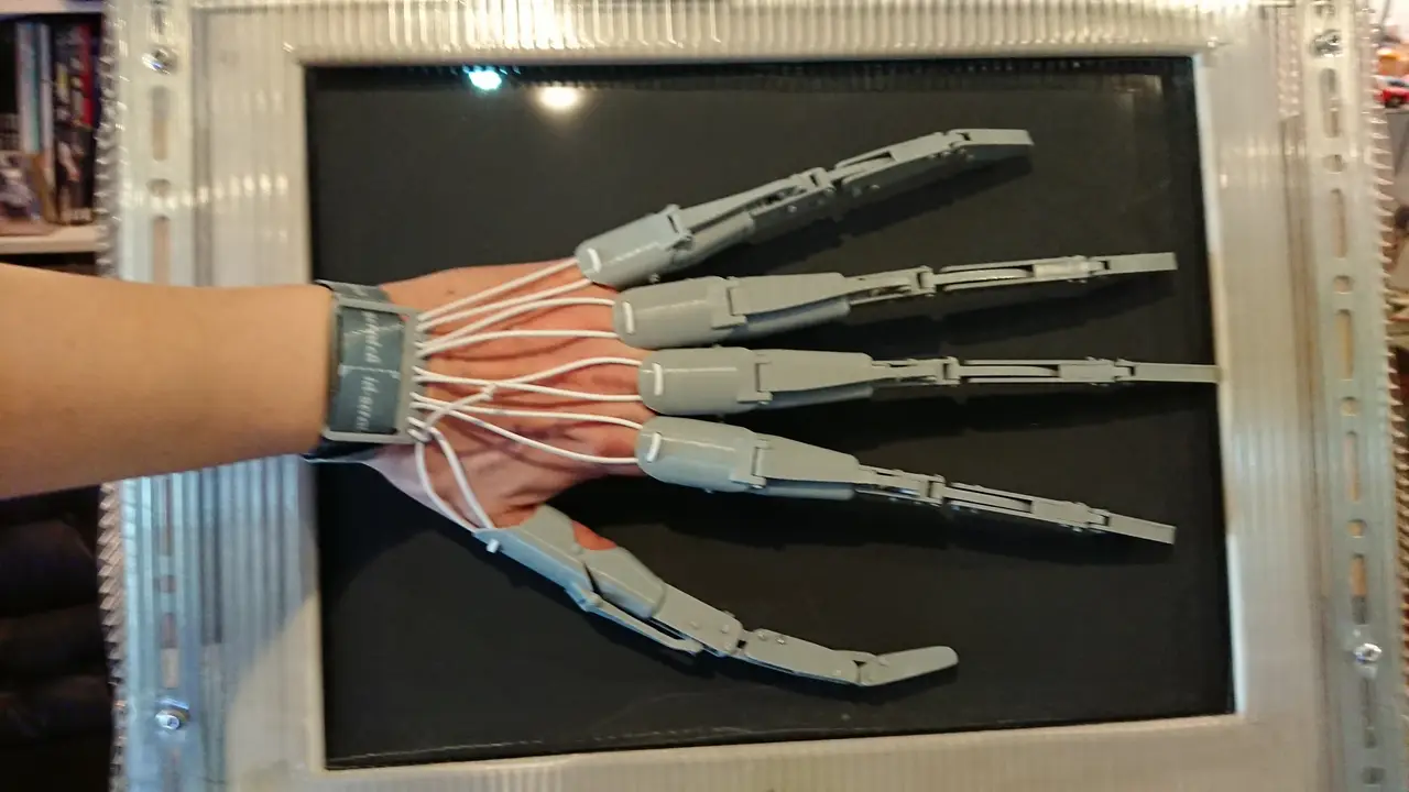 Articulated finger extensions — modelo 3D