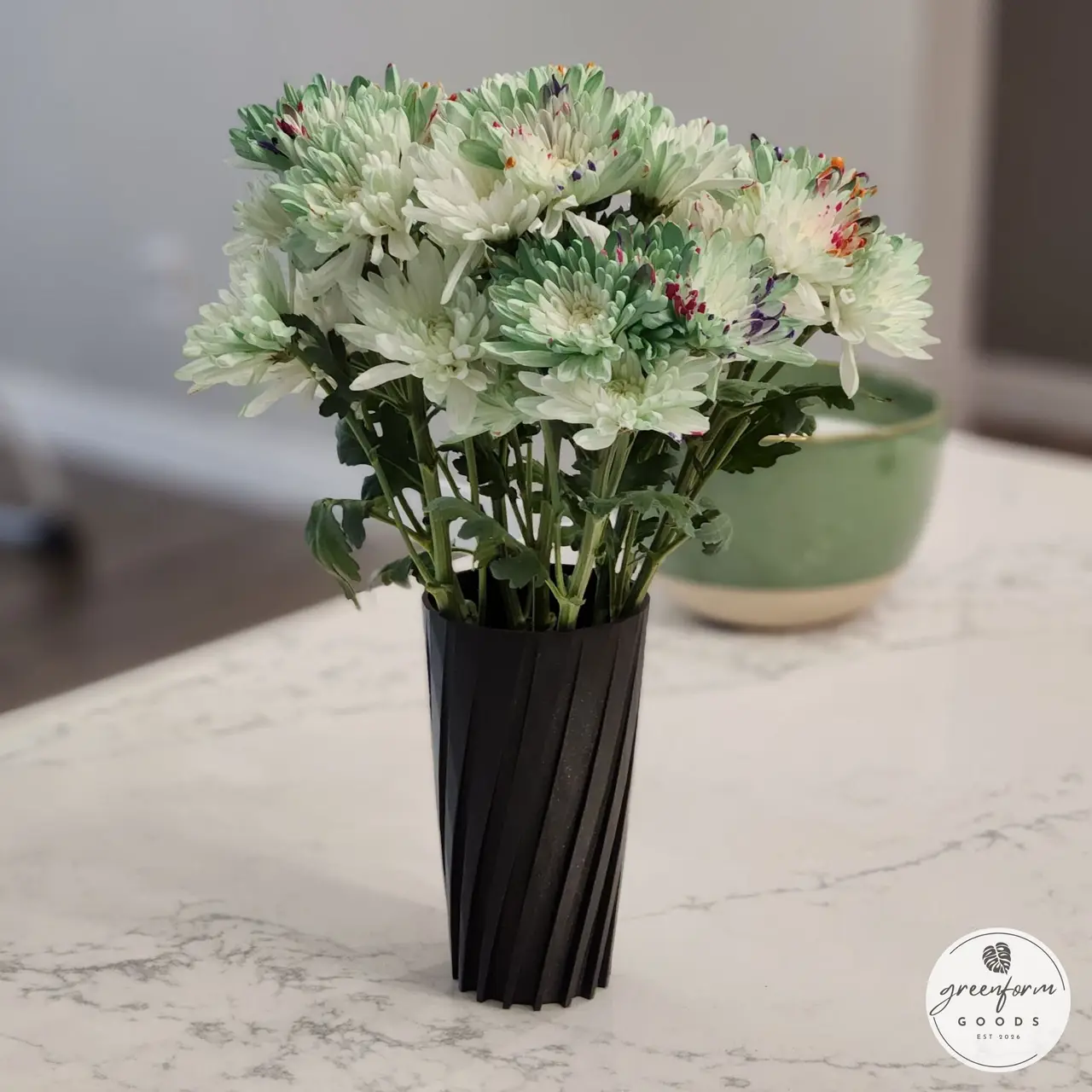 Spiral Geometric Vase with Twisting Ribs for Floral Arrangements — modelo 3D