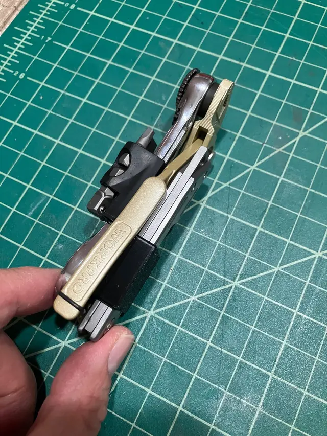 WorkPro 4" Pliers, Klein Tools 65200MAG and PRINSUN utility knife EDC holder — modelo 3D