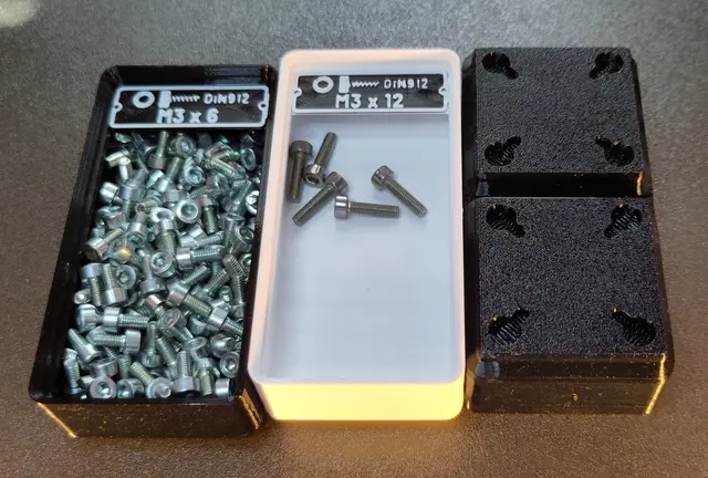 Gridfinity Partsbin and Nameplate with FreeCAD — modelo 3D