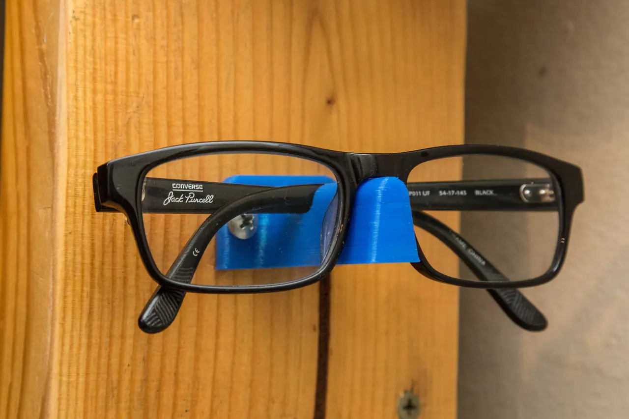 Wall Mount Glasses Stand — modelo 3D