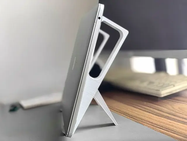 Laptop Stand with Vertical Docking — modelo 3D