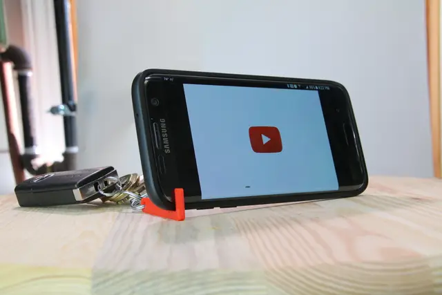Keychain Phone Kickstand — modelo 3D
