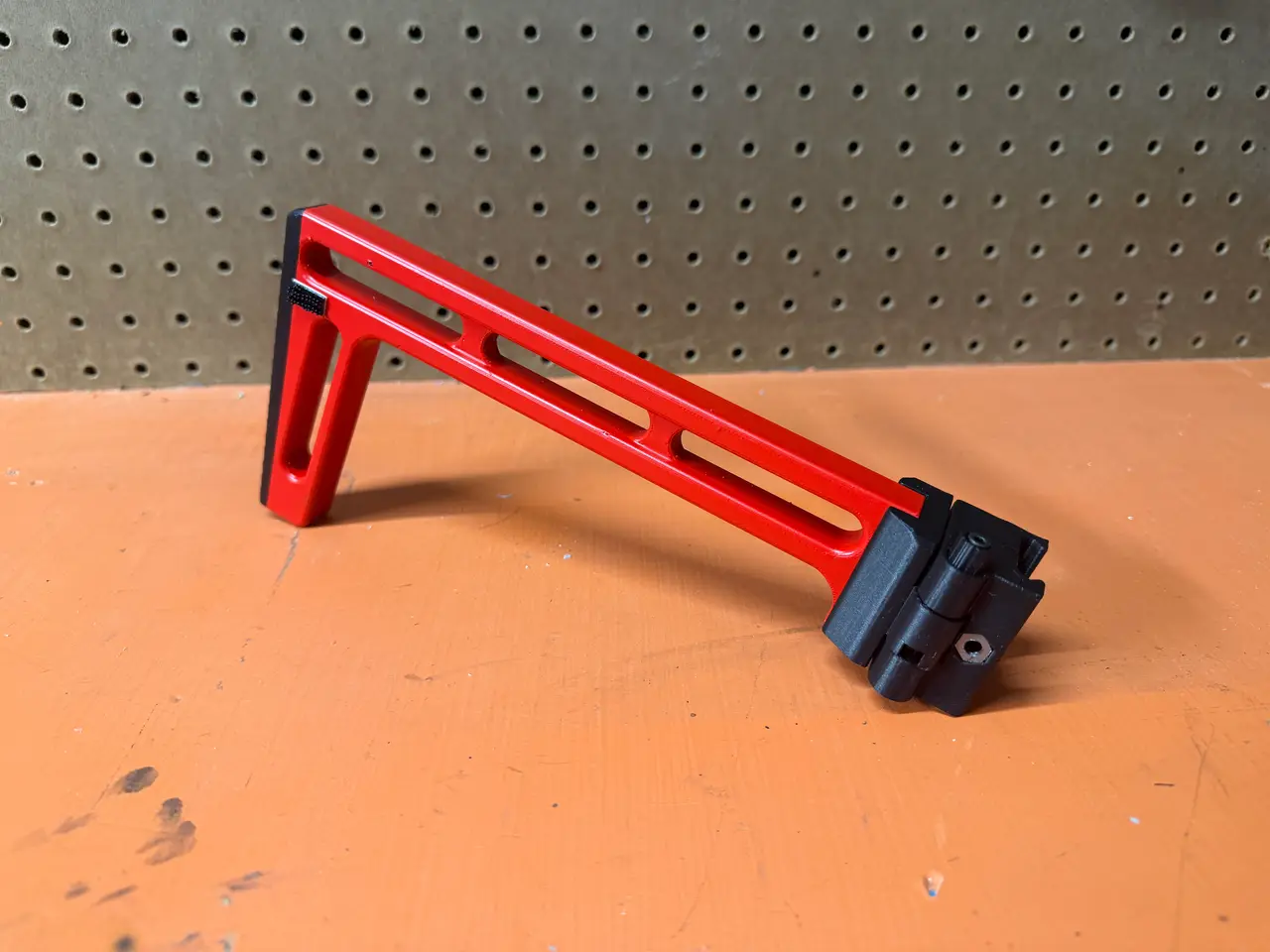 Momentum Style Folding Picatinny Stock — modelo 3D