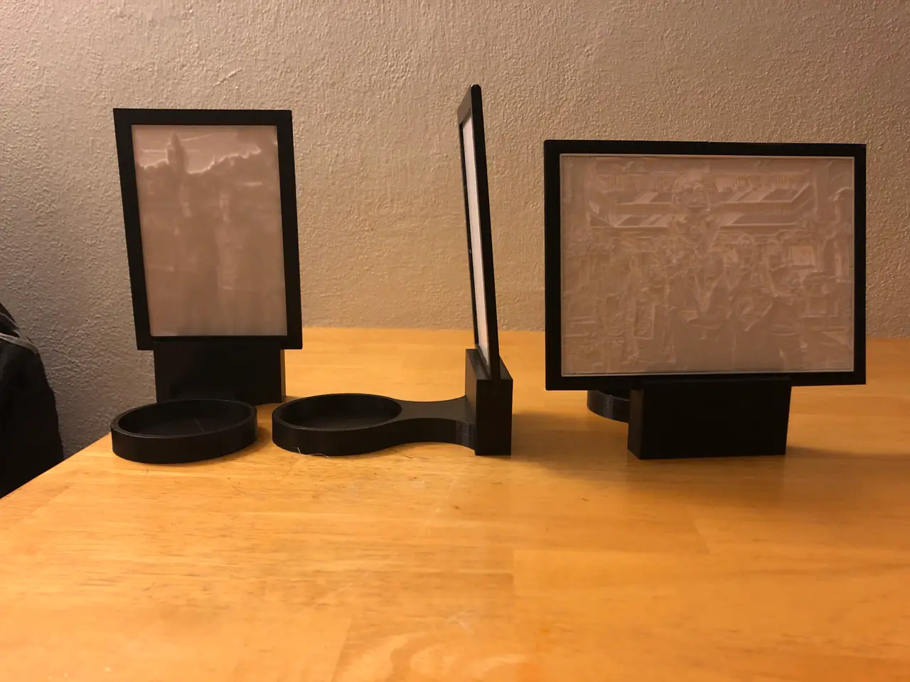 Lithophane Stand with 3" Candle Holder, 4x6 photo frame, and 5x7 photo frame. — modelo 3D