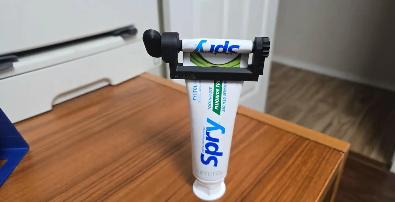 Tooth Past Holder 2.0 — modelo 3D