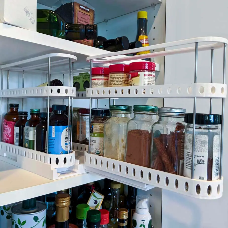 Spice Rack Pullout with Metal Rods — modelo 3D