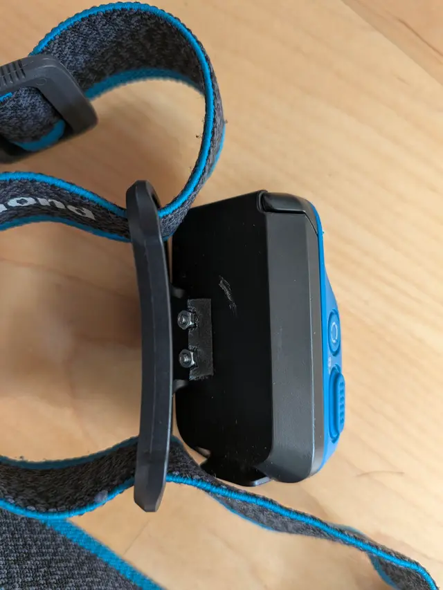 Black Diamond Cosmo headlamp hinge replacement with Nuts — modelo 3D