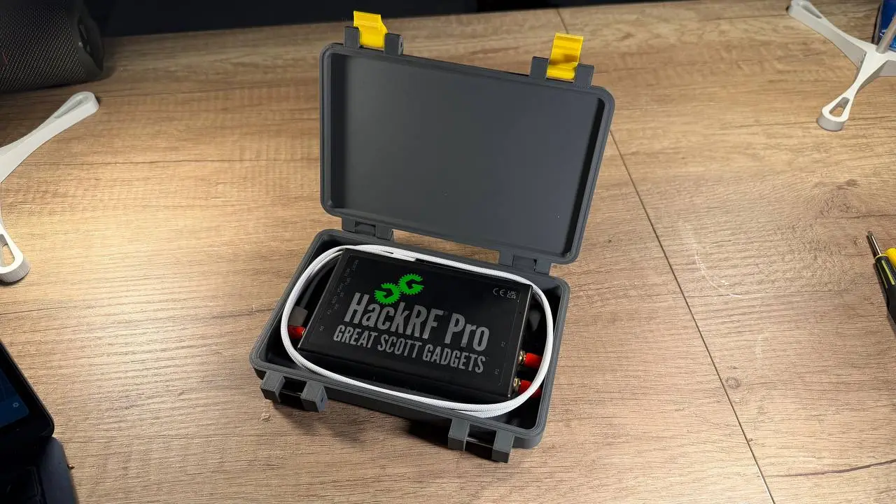 HackRF travel box — modelo 3D