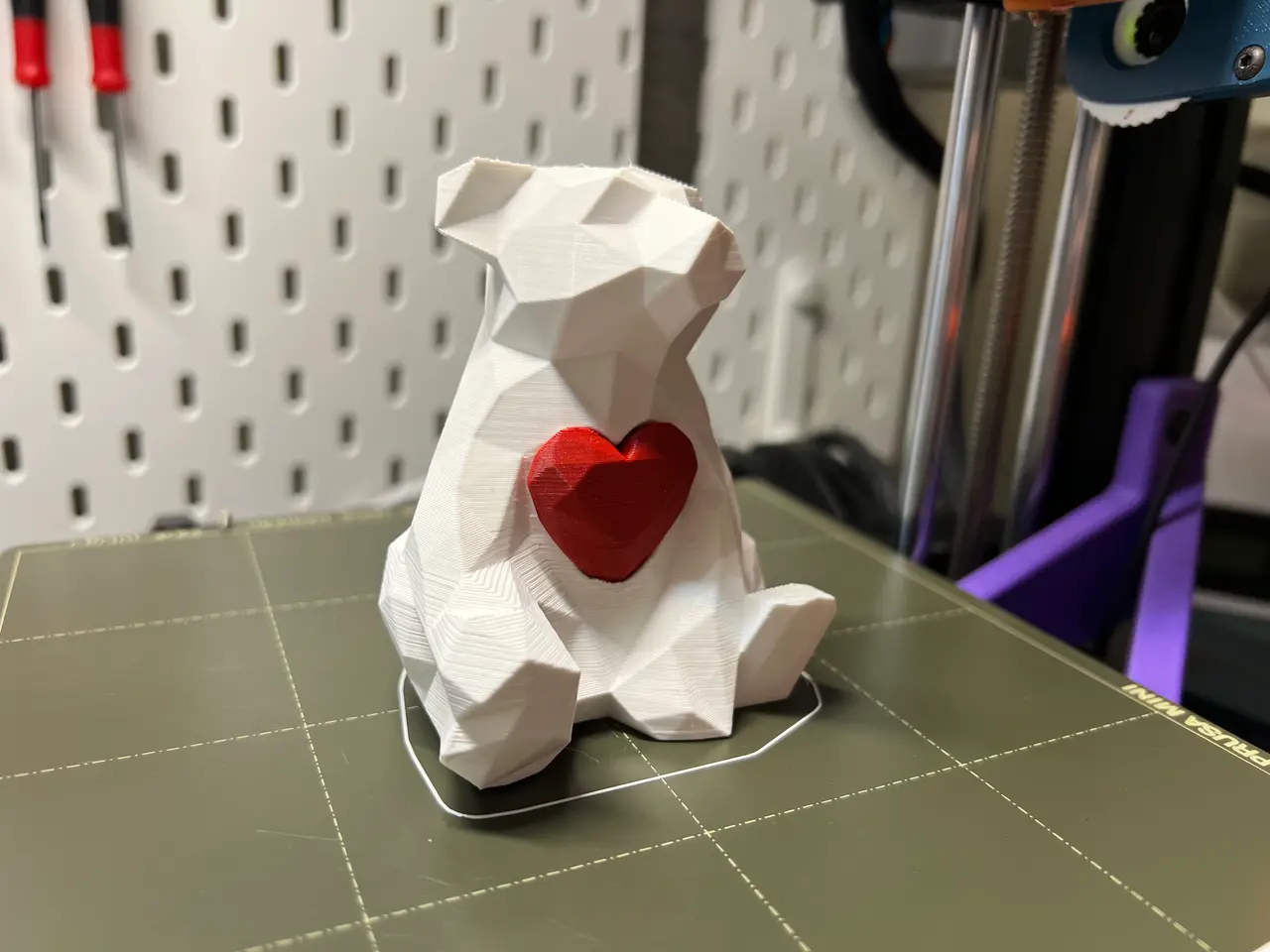 Bear with Heart - Low Poly — modelo 3D