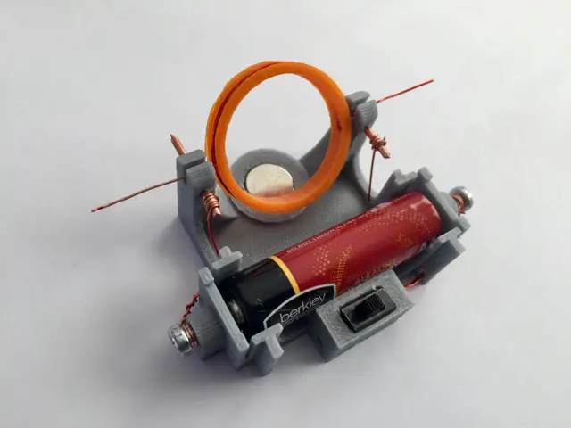 Electric Motor with AA battery holder — modelo 3D