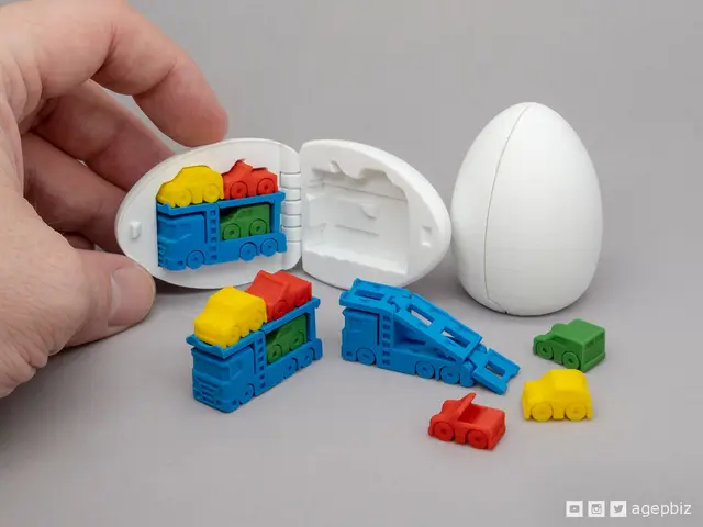 Surprise Egg #7 - Tiny Car Carrier — modelo 3D