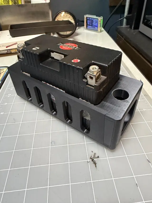 Ducati Monster M900 (1994) – Lithium Battery Box Adapter — modelo 3D
