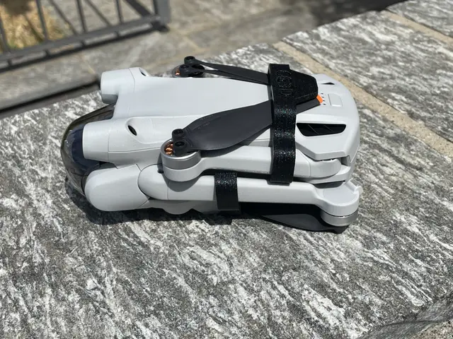 DJI Mini 3 Pro Ferma eliche superiore ed inferiore - DJI Mini 3 Pro Propeller holders (up/down) — modelo 3D