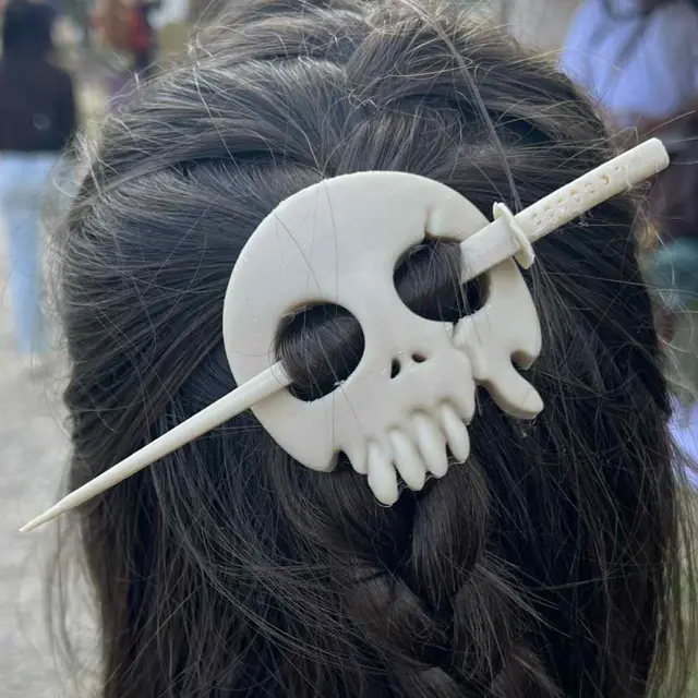 Skull and Sword Hairpiece (Nelliel mask, Bleach Anime) — modelo 3D