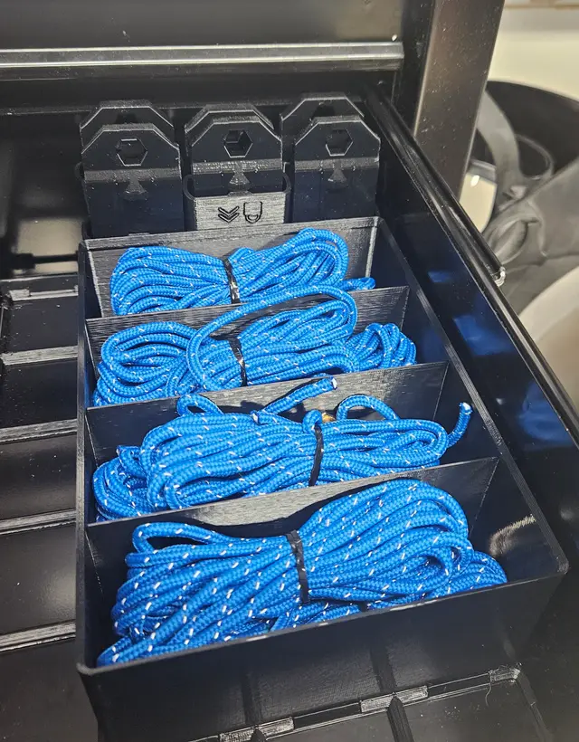 Gridfinity box for 6 tarp clips — modelo 3D