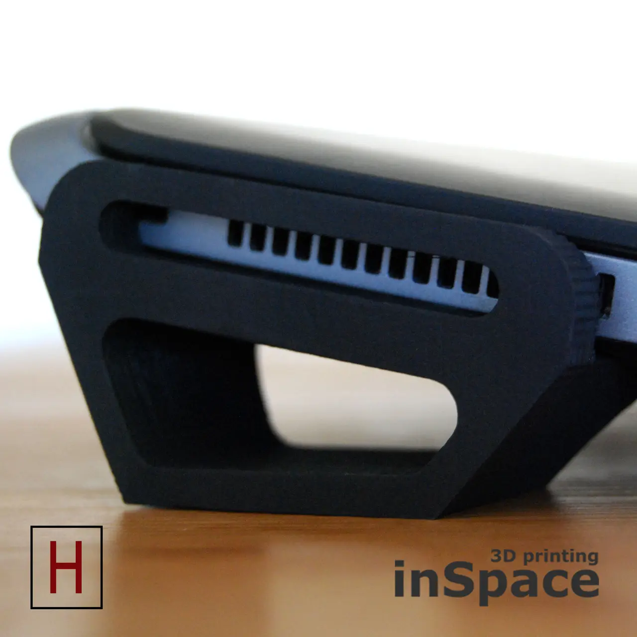 Laptop stand — modelo 3D
