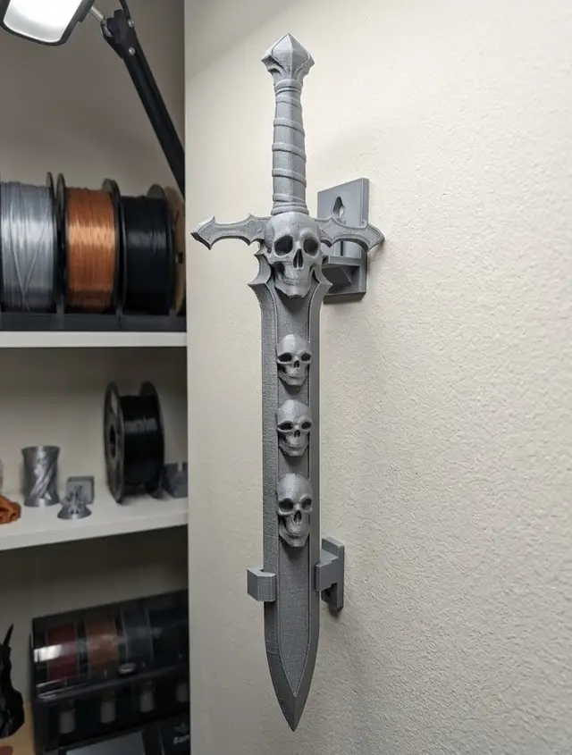 sword with skulls — modelo 3D