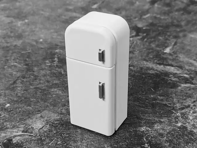 Fridge with doors that open and fridge props — modelo 3D