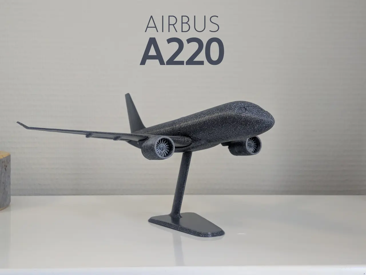 Airbus A220-100 - 1:144 - Free — modelo 3D