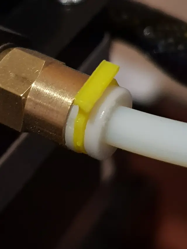 Ender 3 pressure fitting fix — modelo 3D