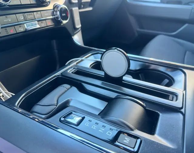 Magsafe mount for Ford F150 console — modelo 3D