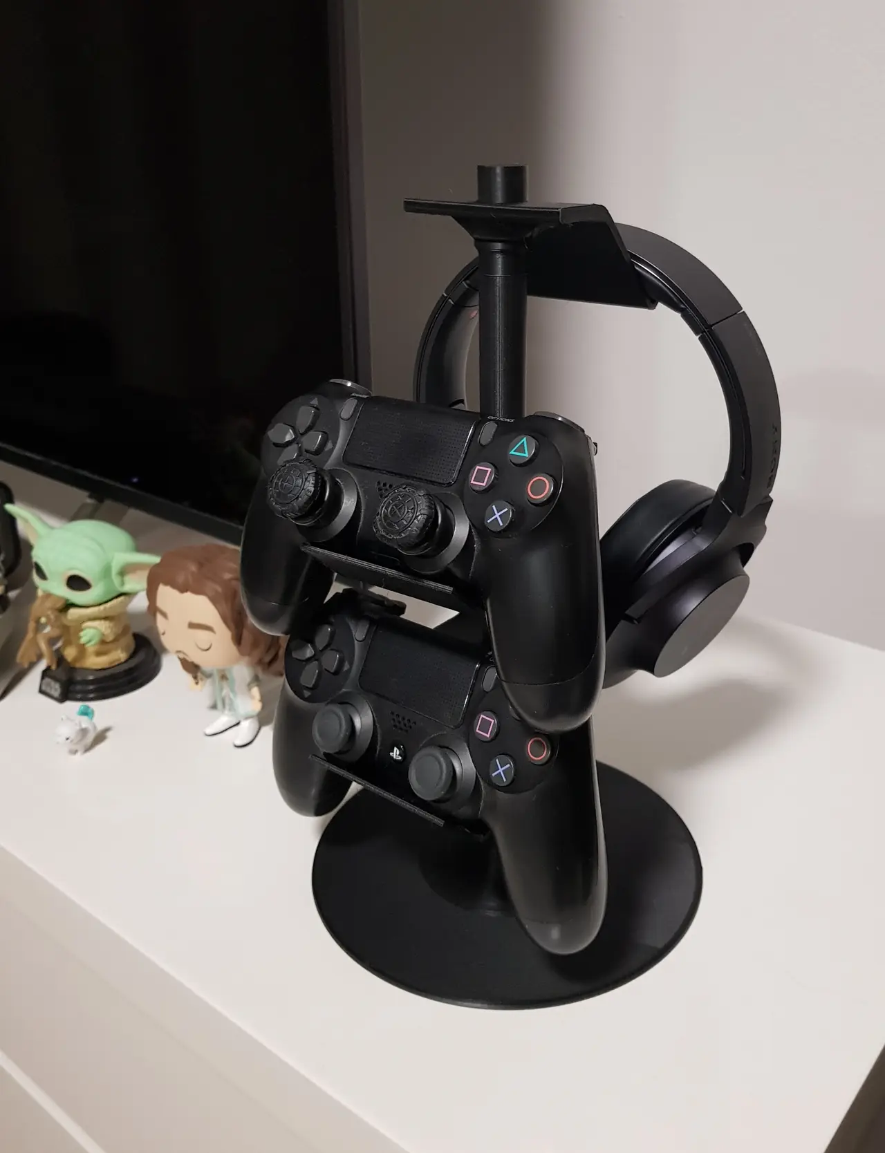 PS4 Controller and Headphone Stand — modelo 3D
