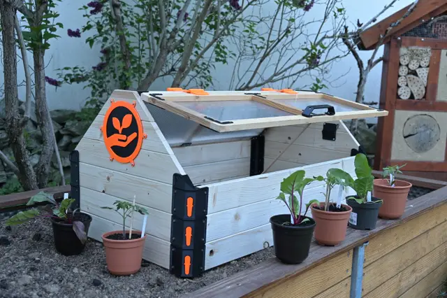 DIY GREENHOUSE by KMS — modelo 3D