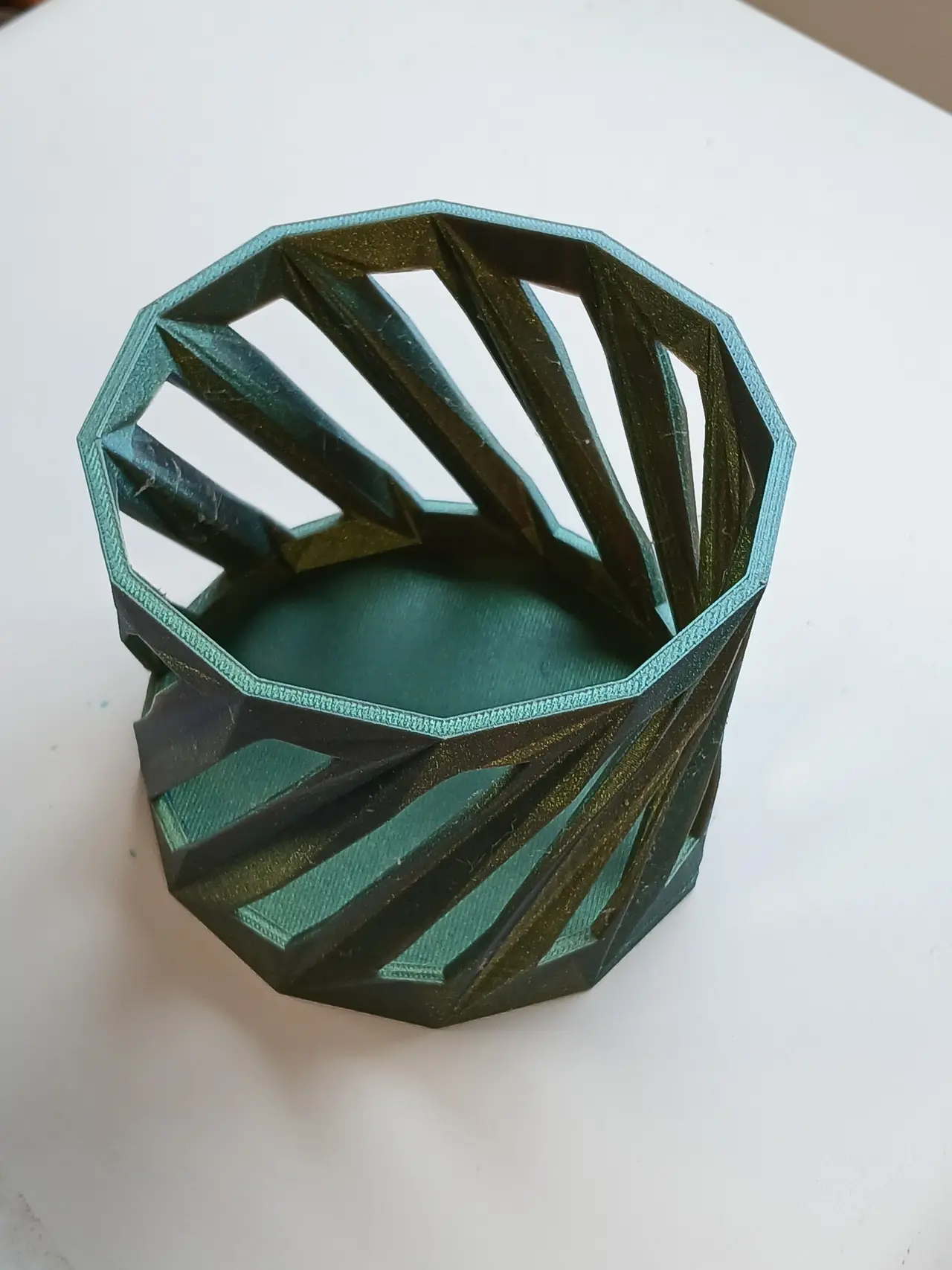 Geometric pen and stationery holder — modelo 3D