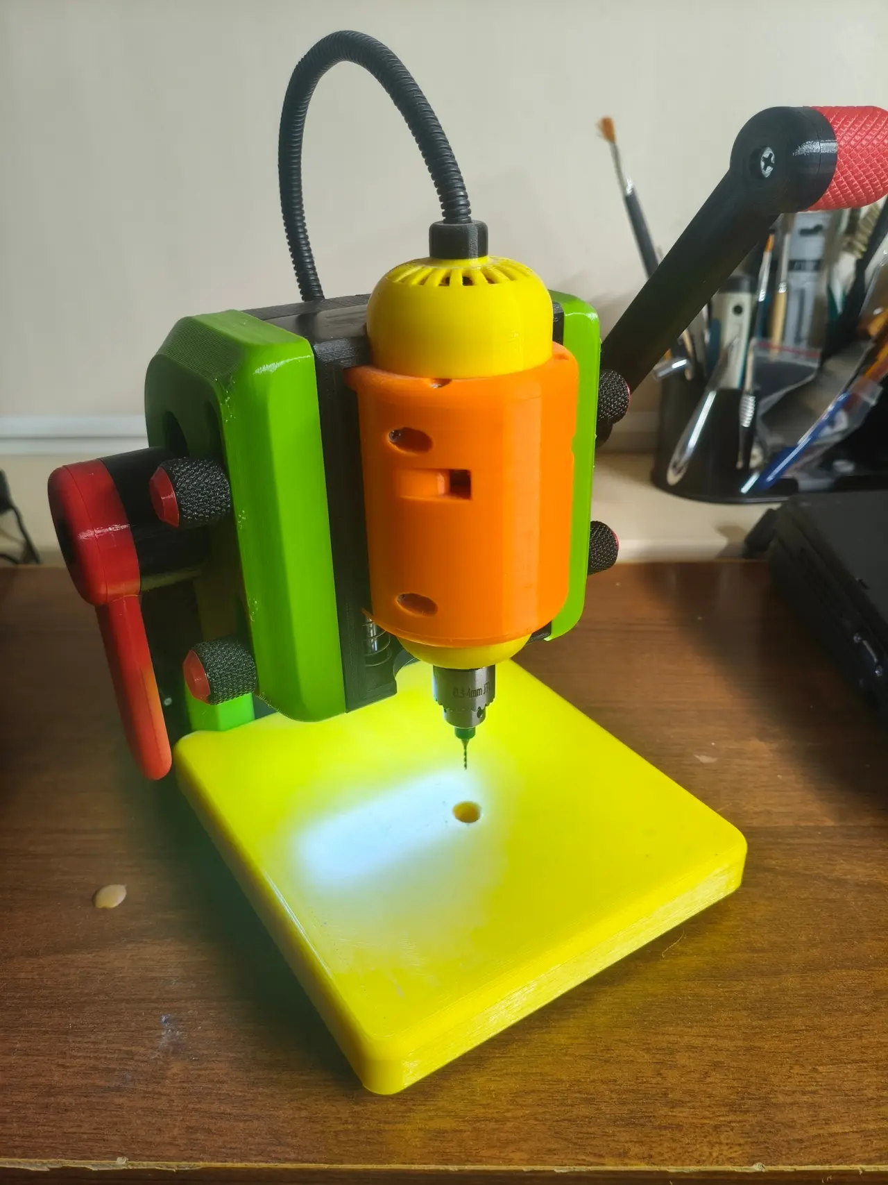 Mini drilling machine — modelo 3D