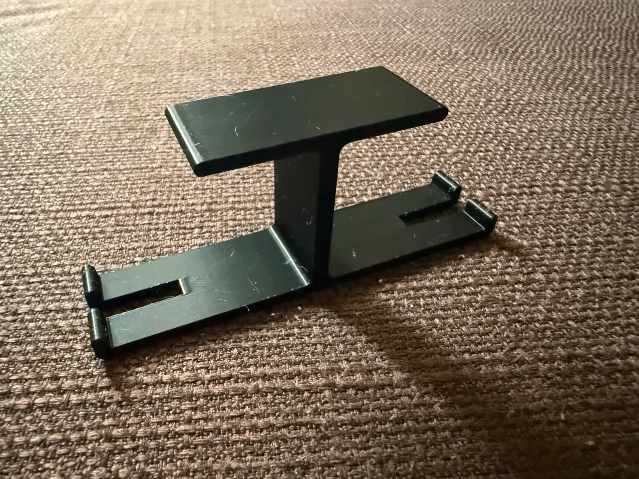 Headset holder under desk — modelo 3D